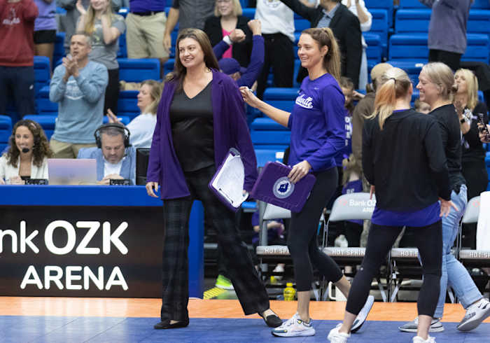 Fayetteville-Conway Volleyball Final__00103